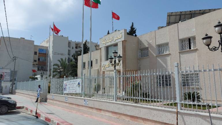 تونس فلسطين بلد واحد.